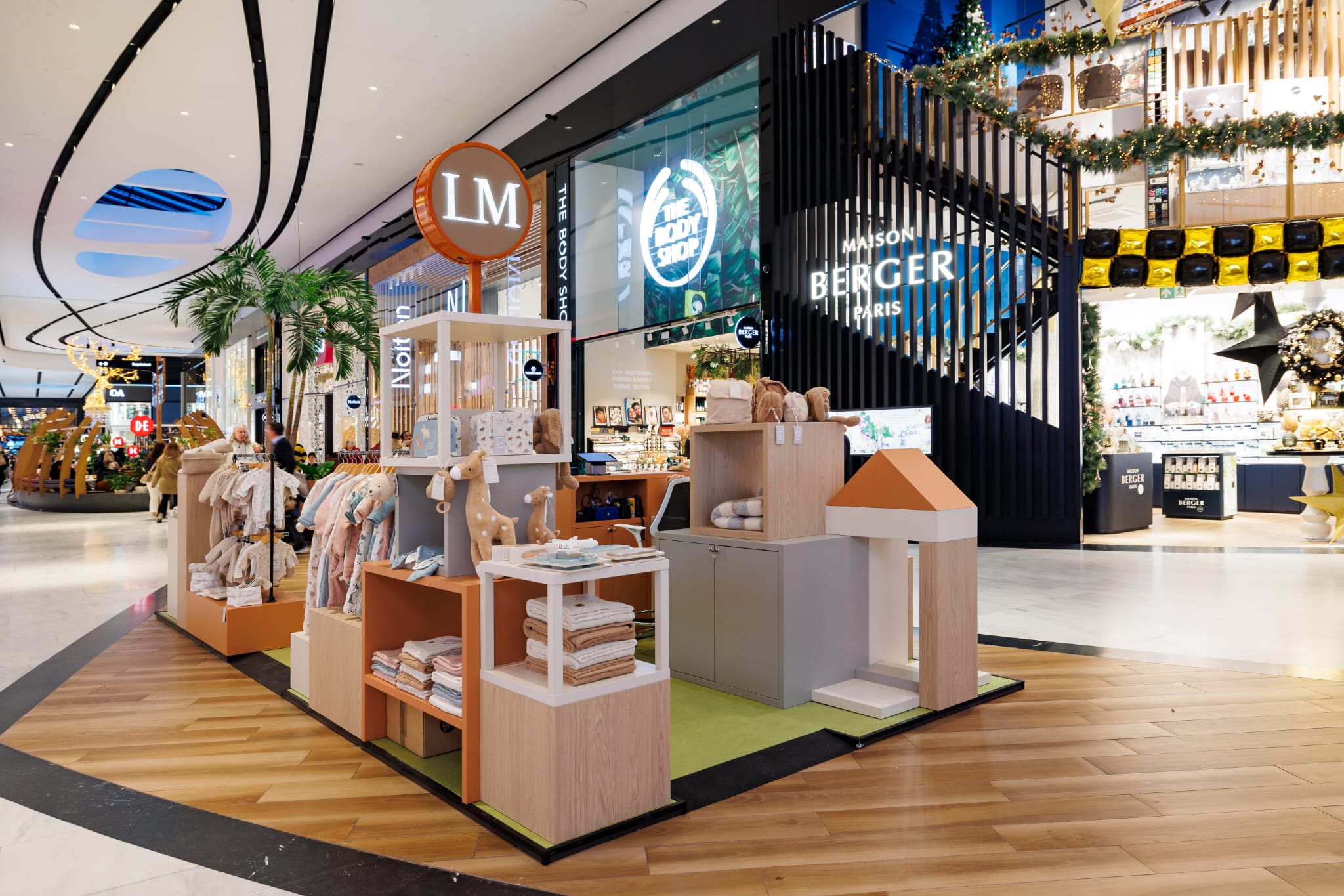 Kiosk design Little Maira Westfield Mall of the Netherlands